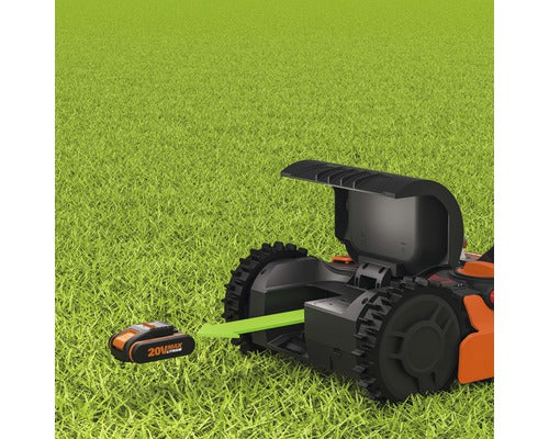 Robot rasaerba a batteria WORX 20V Landroid L2000 22 cm/2.000 m² con app WR155E, incluso materiale di installazione